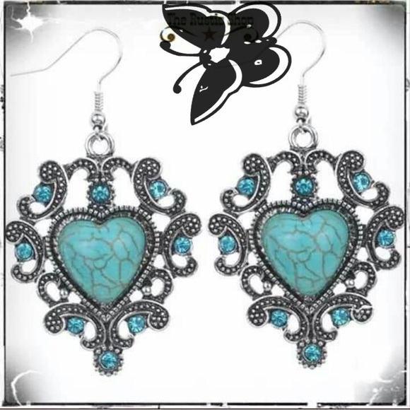Jewelry - Turquoise heart earrings